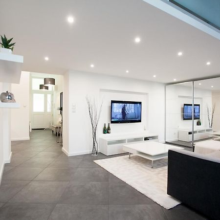 Stylish Loft With Balcony Leilighet Budapest Eksteriør bilde